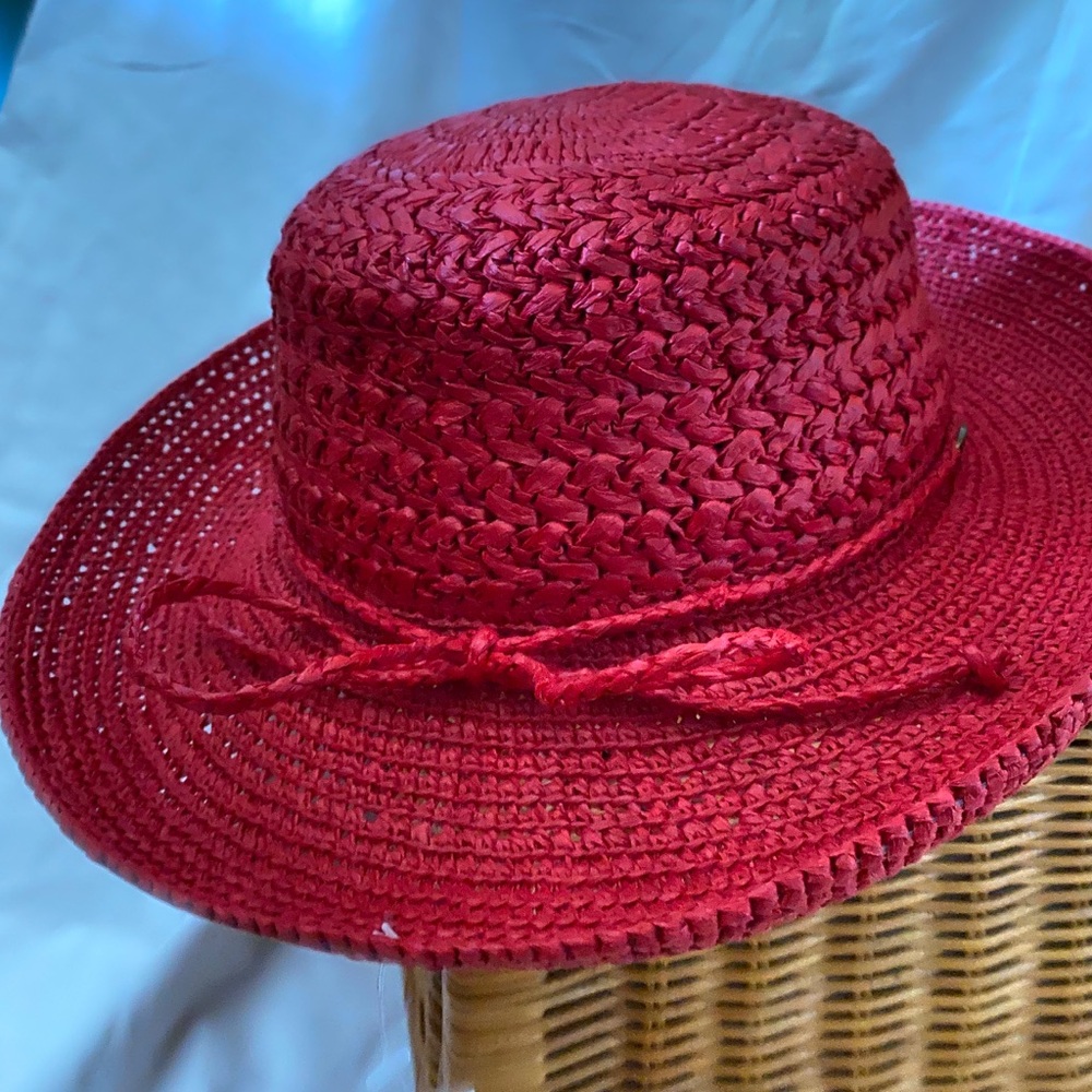 `'Scala’ red sun hat